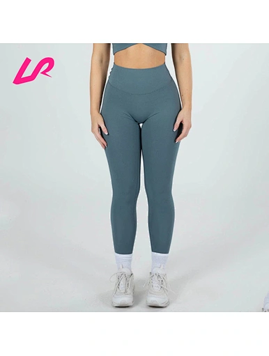 Our high waisted gym tights combines functionality and style. Made from high-quality materials and designed for a range of activities, it's perfect for your next workout. Shop now!